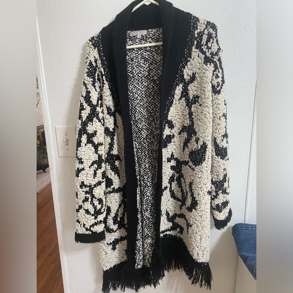 Solitaire by Ravi Khosla Cozy Soft Knit Black & white Fall cardigan Sweater XL